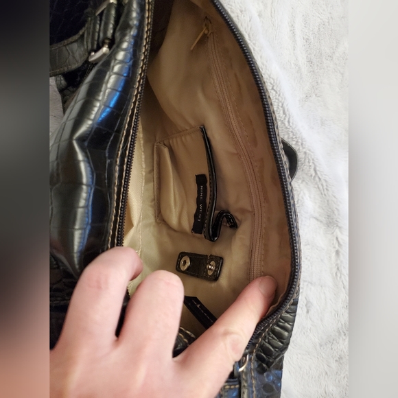 Nine West Cute faux crock bag - Picture 5 of 6